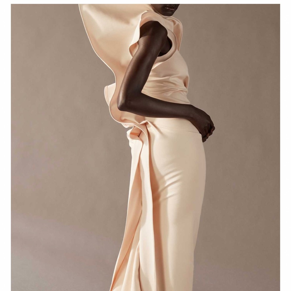 MATICEVSKI
Instrumental one-shoulder crêpe gown